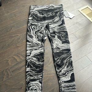 Black and White Marble Leggings